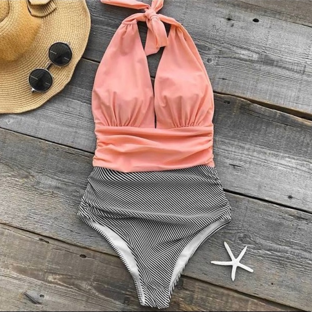 Women’s bathing suit